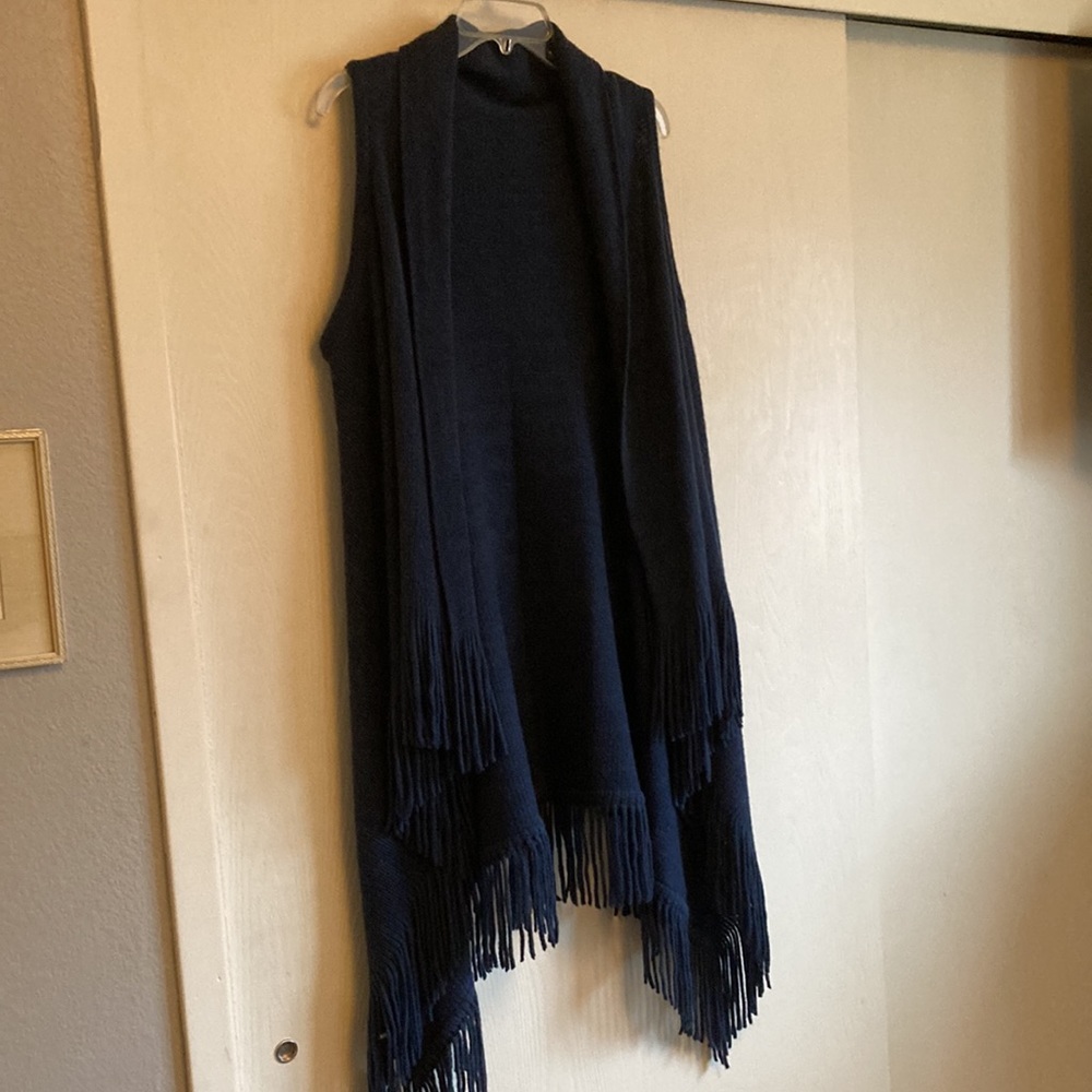 Vest - Picture 2 of 5